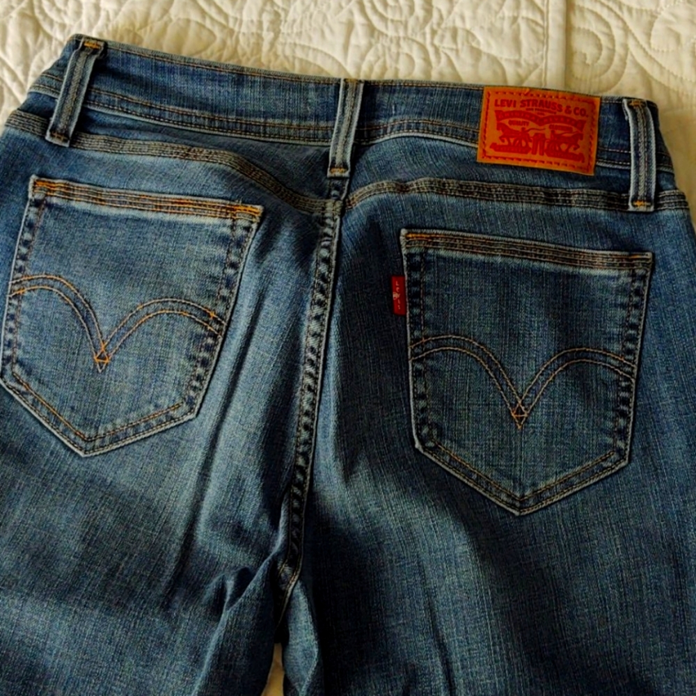 Levis